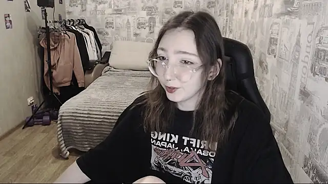 AmeliaKamishiro online show from December 5, 2024, 1:22 pm