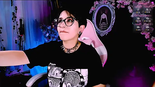 Snapshot of kitty_roxy chatting on February 5, 2026, 5:14 am kitty roxy online show from February 5, 2026, 5:14 am