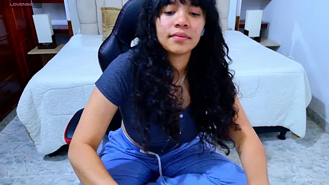 laureentt  online show from December 20, 2025, 3:09 am