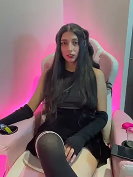 Snapshot of Felicia_smok3 chatting on May 3, 2026, 3:44 am Felicia smok3 online show from May 3, 2026, 3:44 am