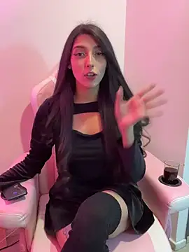 Snapshot of Felicia_smok3 chatting on May 19, 2026, 5:14 am Felicia smok3 online show from May 19, 2026, 5:14 am