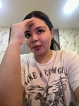 IsabellaAllen online show from April 19, 2026, 7:38 pm