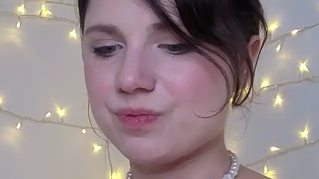 multicutie online show from December 13, 2025, 10:49 pm