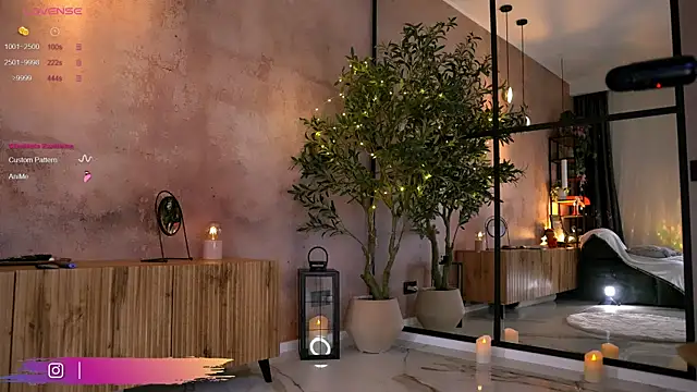 Serene Sophiex online show from November 24, 2025, 9:59 pm