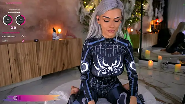 Serene Sophiex online show from October 31, 2025, 9:43 pm