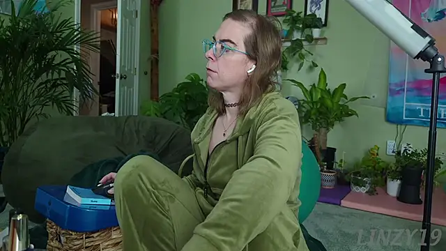 Linzy 19 online show from January 16, 2026, 4:55 pm