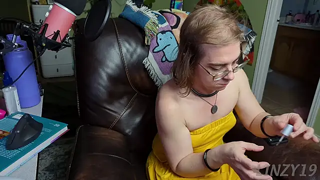 Linzy 19 online show from March 1, 2025, 12:39 am