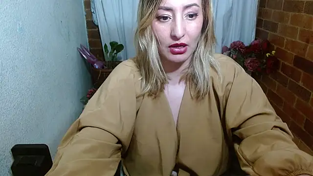 rashellroses22 online show from February 8, 2025, 1:32 am