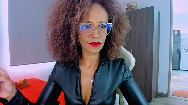 ScarlettMalbec online show from June 13, 2026, 9:02 pm