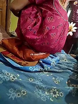 COUPLLE VILLAGE online show from March 18, 2025, 10:39 am