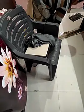 COUPLLE VILLAGE online show from December 15, 2025, 2:50 am