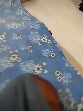 COUPLLE VILLAGE online show from April 19, 2026, 3:29 am