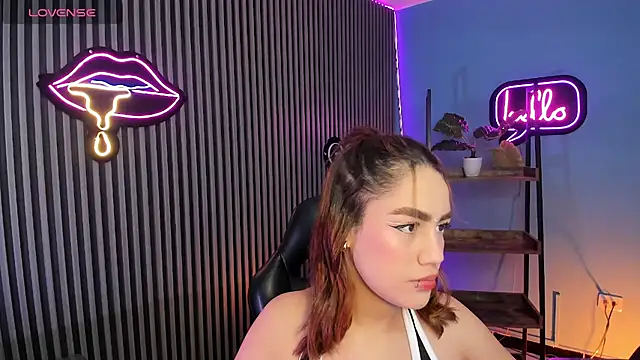 emily roberts1 online show from November 6, 2025, 4:38 am