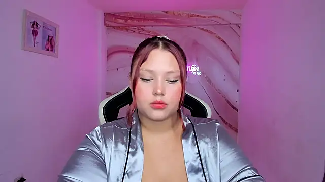 Snapshot of YuliCardona_ chatting on November 10, 2025, 6:24 pm YuliCardona online show from November 10, 2025, 6:24 pm