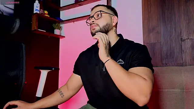 Snapshot of Andrew_Brown chatting on December 2, 2025, 10:00 pm Andrew Brown online show from December 2, 2025, 10:00 pm