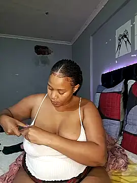 Snapshot of Toya_P chatting on October 2, 2025, 7:28 pm Toya P online show from October 2, 2025, 7:28 pm