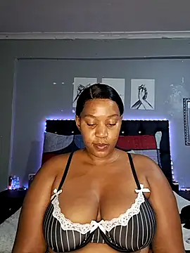 Snapshot of Toya_P chatting on September 13, 2025, 7:47 pm Toya P online show from September 13, 2025, 7:47 pm