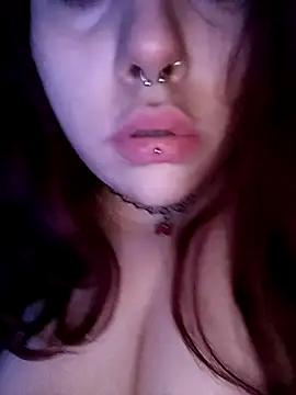 Snapshot of persefone97 chatting on March 18, 2025, 10:48 pm persefone97 online show from March 18, 2025, 10:48 pm