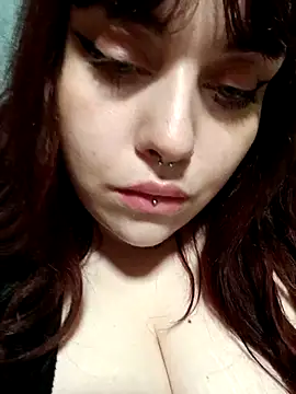 Snapshot of persefone97 chatting on March 5, 2025, 12:05 am persefone97 online show from March 5, 2025, 12:05 am