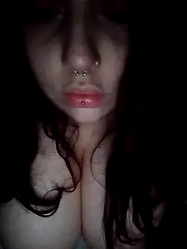 Snapshot of persefone97 chatting on January 12, 2025, 4:10 am persefone97 online show from January 12, 2025, 4:10 am