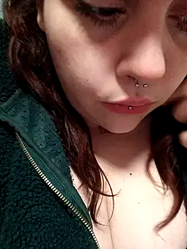 Snapshot of persefone97 chatting on January 28, 2025, 12:43 pm persefone97 online show from January 28, 2025, 12:43 pm