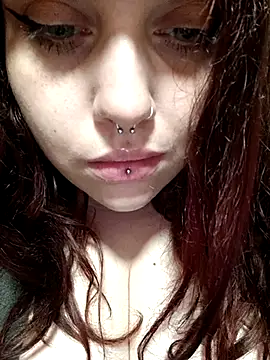 Snapshot of persefone97 chatting on February 14, 2025, 11:42 pm persefone97 online show from February 14, 2025, 11:42 pm