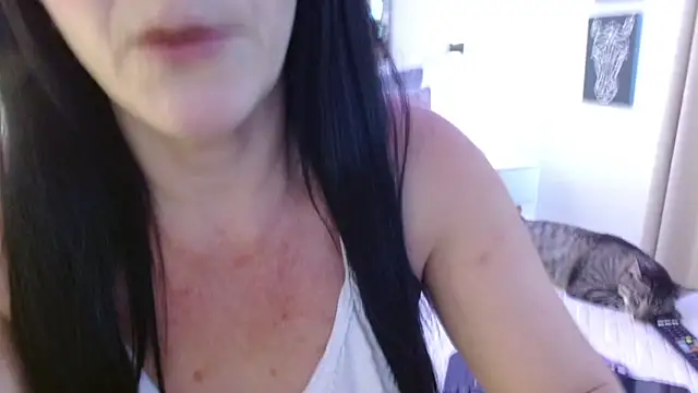 hellen martin online show from March 8, 2026, 9:18 pm