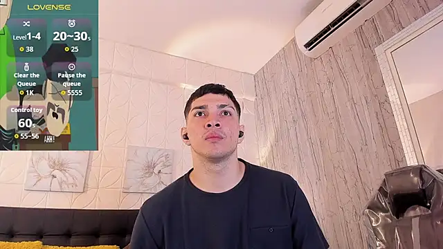 Snapshot of JUANDIAMONDS98 chatting on November 25, 2025, 1:33 pm JUANDIAMONDS98 online show from November 25, 2025, 1:33 pm