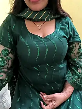 Snapshot of lovely_zara chatting on January 4, 2025, 6:09 am lovely zara online show from January 4, 2025, 6:09 am