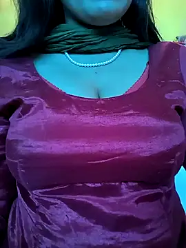 Snapshot of lovely_zara chatting on February 16, 2025, 7:26 am lovely zara online show from February 16, 2025, 7:26 am