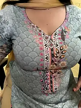 Snapshot of lovely_zara chatting on January 30, 2025, 4:55 pm lovely zara online show from January 30, 2025, 4:55 pm