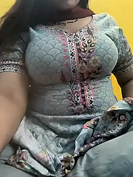 Snapshot of lovely_zara chatting on December 19, 2024, 10:13 am lovely zara online show from December 19, 2024, 10:13 am