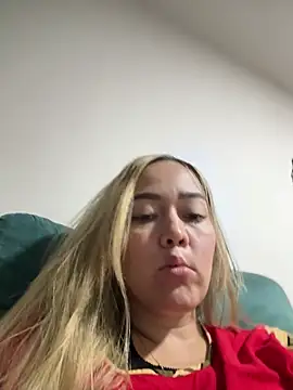 Danielavegax online show from April 24, 2026, 2:02 am