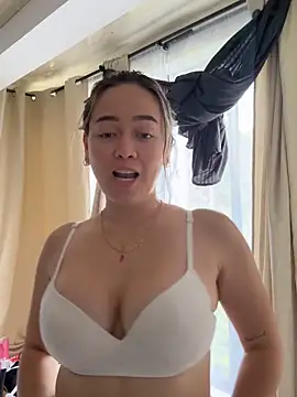 Snapshot of Danielavegax chatting on May 25, 2026, 9:35 pm Danielavegax online show from May 25, 2026, 9:35 pm
