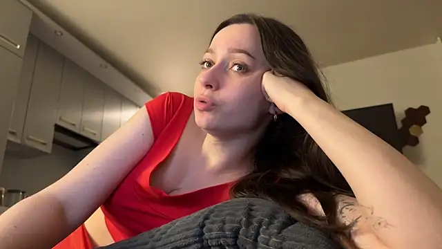 Snapshot of _liatris_ chatting on May 4, 2026, 8:22 pm liatris online show from May 4, 2026, 8:22 pm