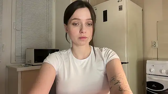 Snapshot of _liatris_ chatting on September 28, 2025, 2:57 pm  liatris  online show from September 28, 2025, 2:57 pm