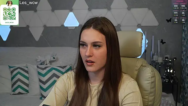 HarleyDeess online show from February 27, 2025, 8:42 pm