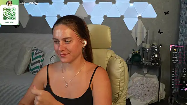 HarleyDeess online show from September 17, 2025, 7:27 pm