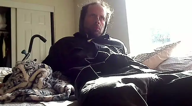 Snapshot of HandsumHungDaddy chatting on March 17, 2025, 6:21 pm HandsumHungDaddy online show from March 17, 2025, 6:21 pm