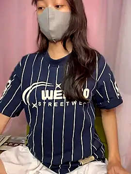 Snapshot of DA-EUN chatting on October 21, 2025, 3:28 am DA-EUN online show from October 21, 2025, 3:28 am