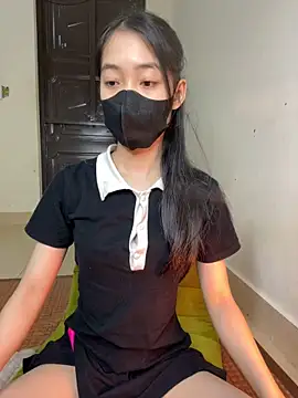 Snapshot of DA-EUN chatting on March 8, 2025, 2:45 am DA-EUN online show from March 8, 2025, 2:45 am