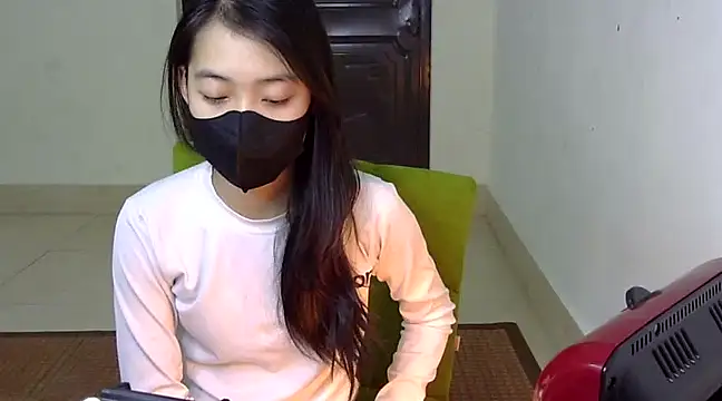 Snapshot of DA-EUN chatting on March 8, 2025, 8:33 am DA-EUN online show from March 8, 2025, 8:33 am