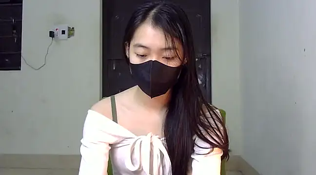 Snapshot of DA-EUN chatting on March 2, 2025, 2:41 am DA-EUN online show from March 2, 2025, 2:41 am