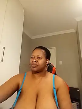 Snapshot of bustylisa1983 chatting on November 27, 2025, 4:46 am bustylisa1983 online show from November 27, 2025, 4:46 am