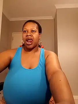 Snapshot of bustylisa1983 chatting on December 14, 2025, 4:51 am bustylisa1983 online show from December 14, 2025, 4:51 am