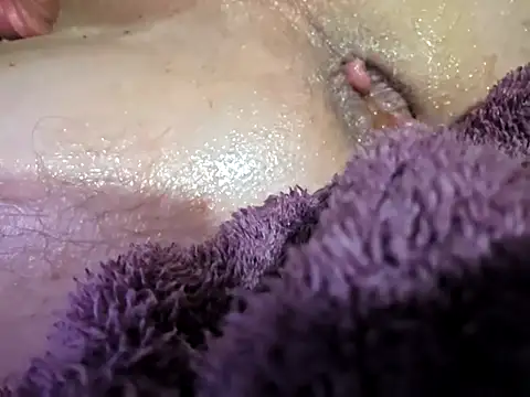 Snapshot of Travislovescum chatting on November 17, 2025, 5:00 am Travislovescum online show from November 17, 2025, 5:00 am