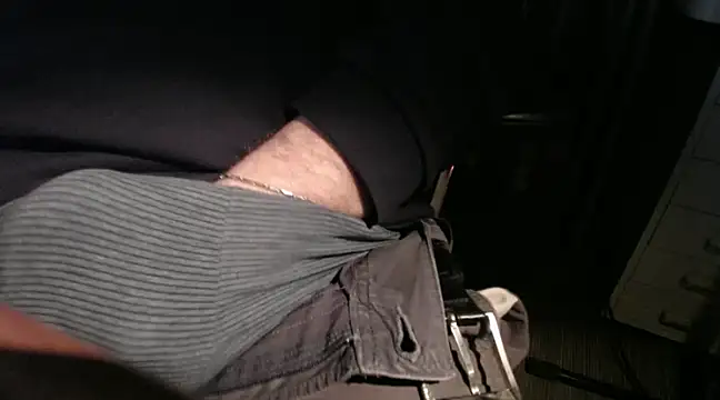 Snapshot of bloowman chatting on February 10, 2025, 1:24 am bloowman online show from February 10, 2025, 1:24 am