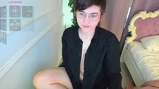 Snapshot of Lily_Marlin chatting on October 23, 2025, 10:25 am Lily Marlin online show from October 23, 2025, 10:25 am