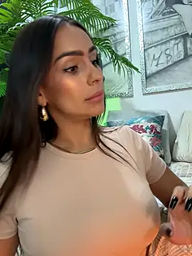 Snapshot of Mau_White chatting on November 23, 2025, 1:26 am Mau White online show from November 23, 2025, 1:26 am