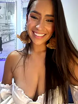 Snapshot of Mau_White chatting on November 10, 2025, 10:26 pm Mau White online show from November 10, 2025, 10:26 pm